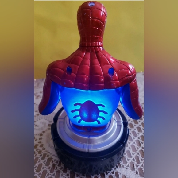 Spiderman battery operated night light.... battery's not included - Picture 9 of 11